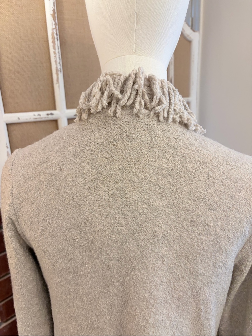 J. Jill Boucle Knit Shaggy Fringe Open Front Cardigan Duster Oatmeal XS Boho NWT - Picture 7 of 9
